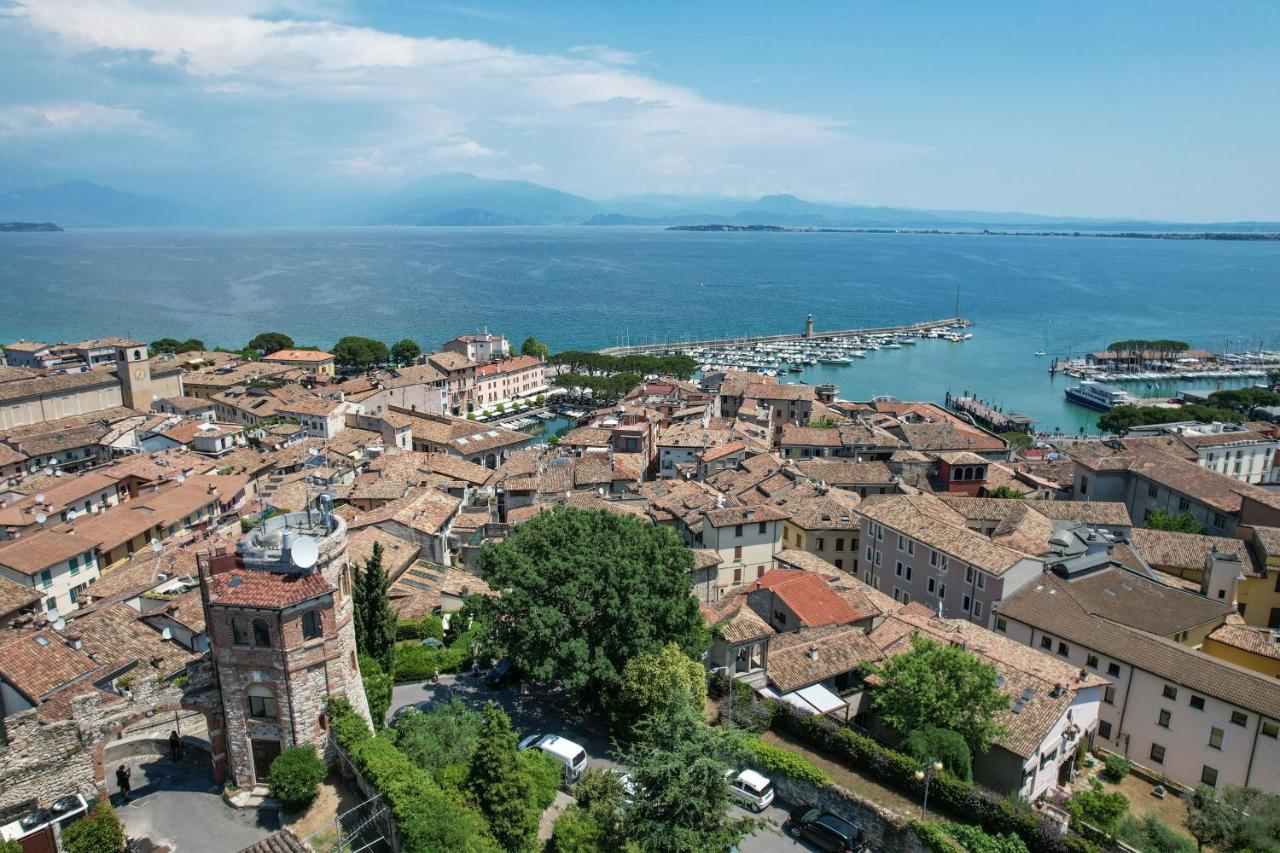 Apartment Steps From The - Charme In The Inner Desenzano del Garda
