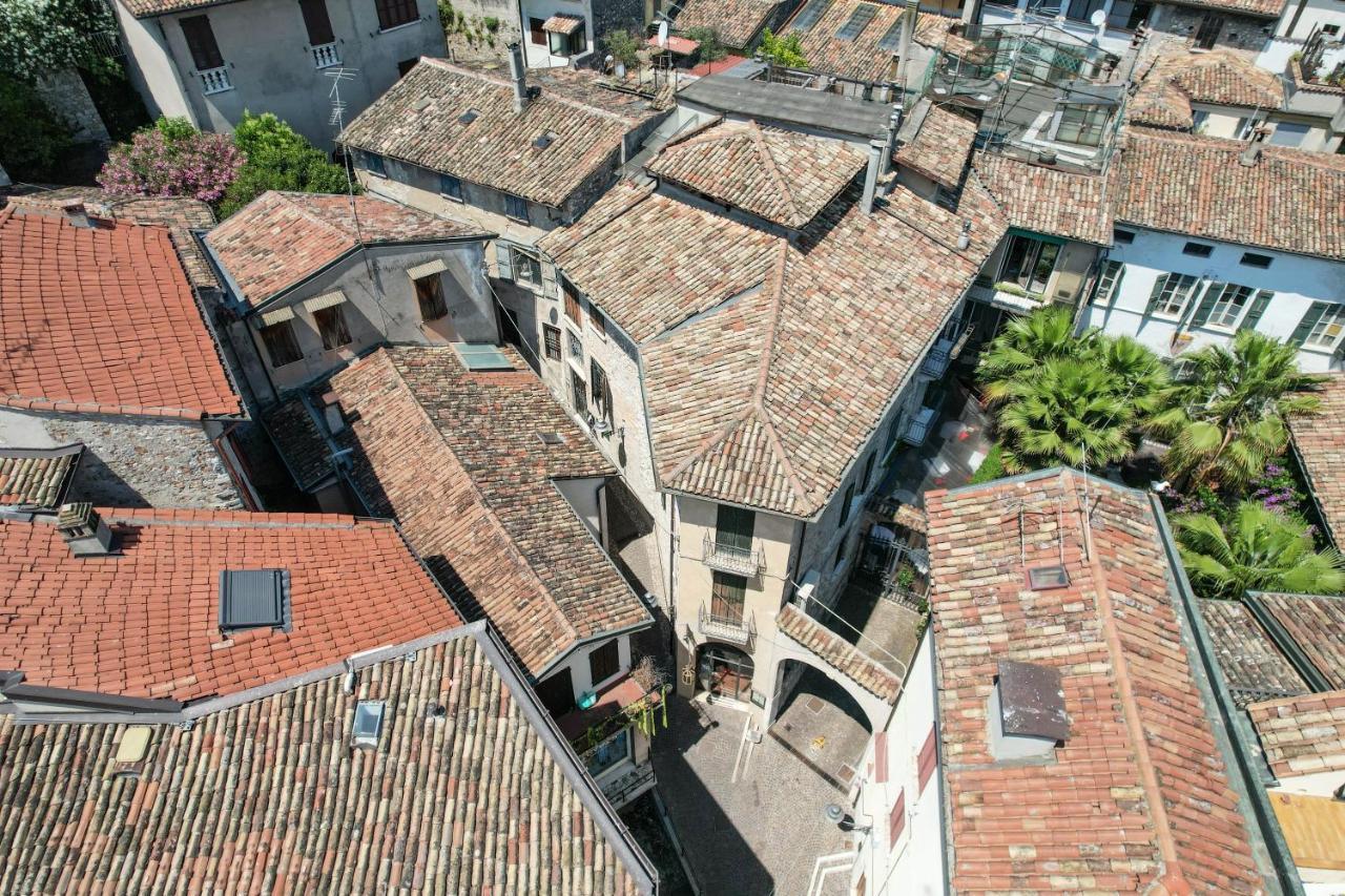 Steps From The - Charme In The Inner Apartment Desenzano del Garda