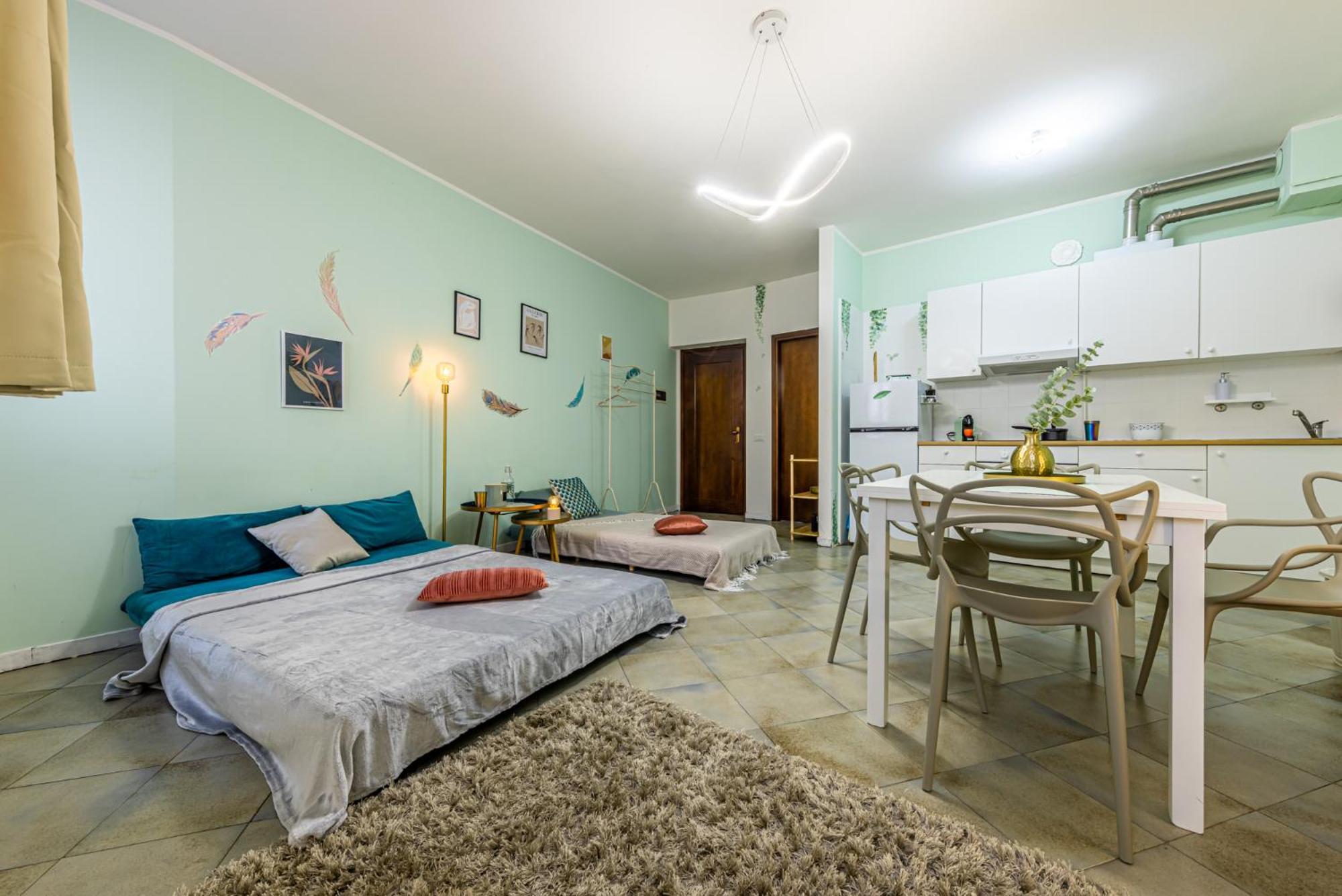 Apartment Steps From The - Charme In The Inner *